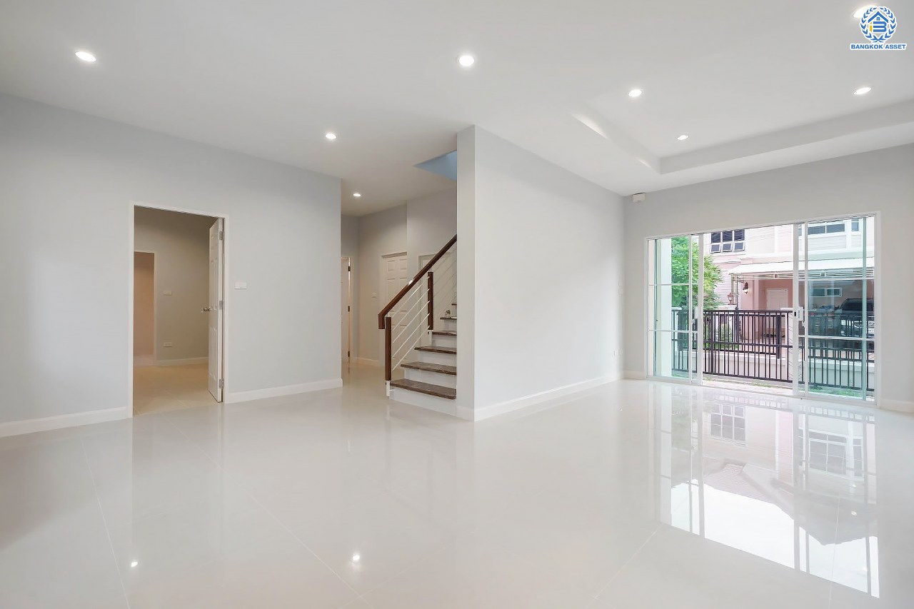 บ้านเดี่ยวมือสองนนทบุรี ม.นนทรีฟลอร่า ปิ่นเกล้า-ศาลายา เนื้อที่ 50.6 ตร.ว. ฟังก์ชัน 3 ห้องนอน 3 ห้องน้ำ 1 ห้องอเนกประสงค์ จอดรถได้ 2 คัน ส่วนกลางครบครัน ตอบโจทย์ทุกครอบครัว บนทำเลเดินทางสะดวก ใกล้เซ็นทรัลปิ่นเกล้า และจุดขึ้นทางด่วนศรีรัช